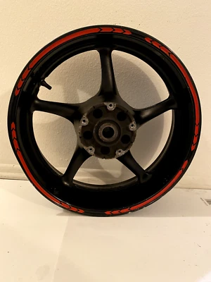 Llanta trasera 2005 doblada Yamaha YZF-R6 03-05 R6S 06-09 negra OEM E1 Foto 1 de 4