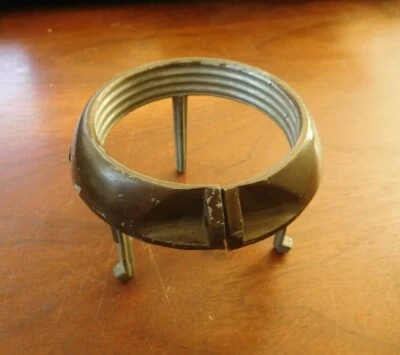 Chevrolet Master Deluxe 1941 retenedor de botón de bocina nuevo de colección GM Foto 1 de 4