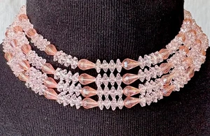Gargantilla estilo años 50 rosa con cuentas - Collar de disfraz vintage fiesta brillante  - Imagen 1 de 4