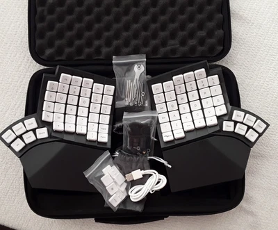 MoErgo Glove80 Ergonomic Keyboard Revision 2 Travel Case - Image 1 of 4