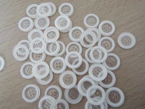 50 x White Rim Clear Centre Buttons 18mm Cardigan Knits Sewing E90 - Image 1 of 1