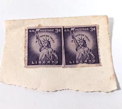 2 - RARE 3 CENT LIBERTY US POSTAGE STAMP PURPLE LADY STATUE OF LIBERTY - Image 1 of 4