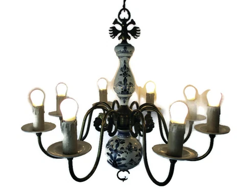 L Delft Blue White Porcelain Brass Chandelier Dutch 8 Arms Heraldic Figurines Cover