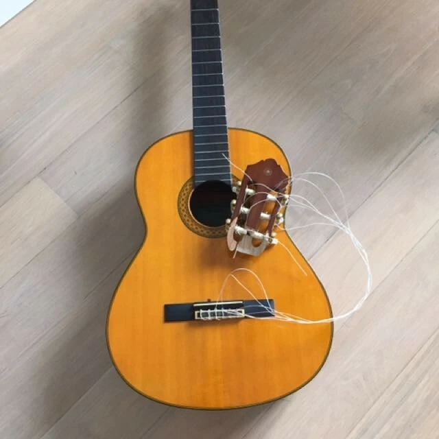 Yamaha FG JR-1 Acoustic Guitar - Broken parts - Image 1 of 1
