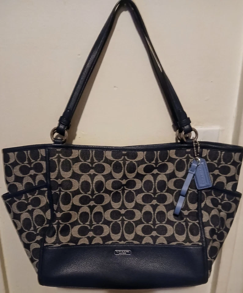 Bolso de Mano Coach XL Park Carrie Signature C Logo Azul Marino Denim Jacquard F32622 COMO NUEVO  Foto 1 de 4