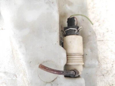 Volkswagen Passat 1996 Windshield Windscreen Washer Pump used, Gen #1207067-10 Foto 1 de 3