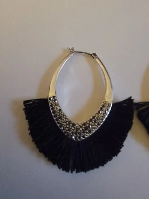 Pendientes Lucky Brand de algodón negro y diamantes de imitación usados en excelente estado Foto 1 de 4