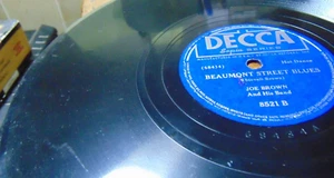 78RPM Decca 8521 (race) Joe Brown -Red Bank Romp / Beaumont Street Blues, V+E-V+ - Picture 1 of 6