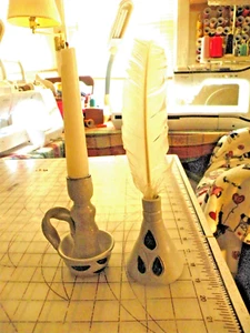 2 WILLIAMSBURG POTTERY ITEMS STONEWARE INKWELL & CANDLE HOLDER BLUE LEAVES - Picture 1 of 4