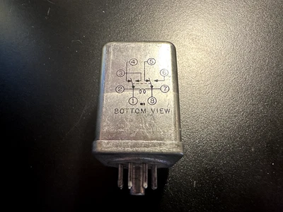 Relé Sigma 42JOZ-22511 8 pines caja metálica bobina 24V | 104X166AA032 industrial Foto 1 de 4