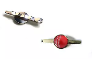 CRICKET BALL BADGE TIE SLIDE TIE GRIP TIE PIN BAR GIFT - Bild 1 von 1