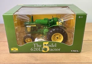 1/16 John Deere 620LP Wide Front Tractor, Collector Center Precision Series #5 - Picture 1 of 10