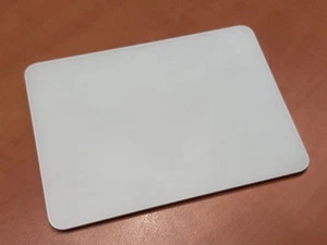 Apple Magic Trackpad - Blanc Surface Multi-Touch - Photo 1/3