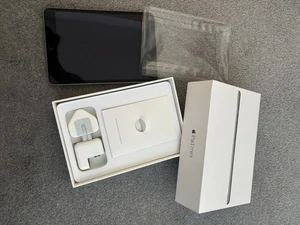 Apple iPad mini 3 64GB space grey, good working order, excellent condition  - Picture 1 of 14