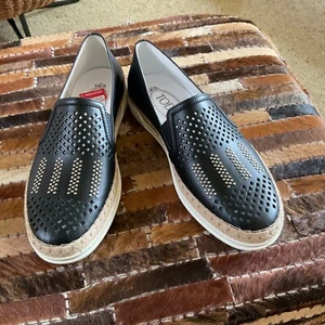 Tod’s Black Leather Espadrille Mocassin Style Flat Shoe BNWT Size 36 - Picture 1 of 6
