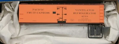 Coche refrigerador de madera escala HO - ACCURAIL 4907 PACIFIC FRUIT EXPRESS 40' - KIT Foto 1 de 3