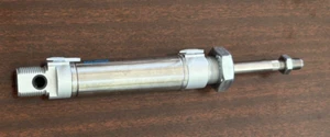 FESTO DSNU-1"-2,000-P PNEUMATIC CYLINDER (NEW) - Picture 1 of 3