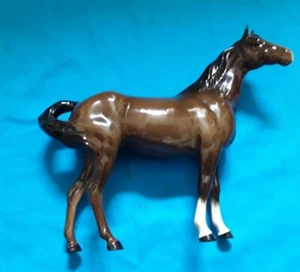 ROYAL DOULTON SWISH TAIL MODEL DA48 CERAMIC HORSE - Picture 1 of 12