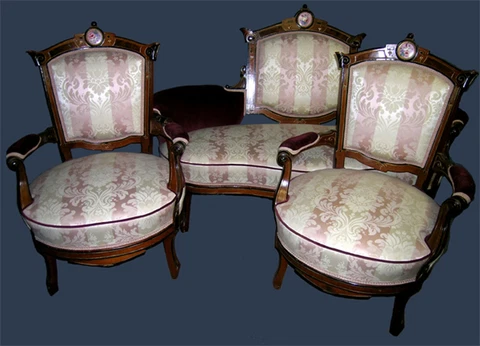 ANTIQUE RENAISSANCE REVIVAL 3 PIECE PARLOR SET Cover