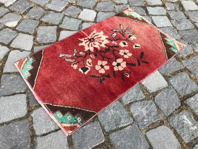 土耳其复古小地毯手工羊毛波西米亚浴垫地毯 1,3 x 2.1 英尺 — 第 1/4 张图片