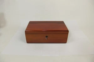 Vintage Lane Cedar Chest Salesman Sample Box With the Key - Picture 1 of 17