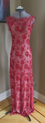 GUCCI Red EMBROIDERED GOWN/MAXI EVENING SLEEVELESS DRESS Sz 40, US 4 - Image 1 of 4