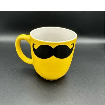 Taza de té café bigote amarillo Graydon Hall Foto 1 de 4