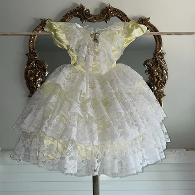 Vestido hinchado princesa encaje amarillo hecho a mano de colección para niñas con Cridland incorporado Foto 1 de 4