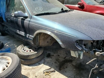 Guardabarros derecho pasajero Lincoln Continental 1998-1999-2000-2001-2002 pintura KW Foto 1 de 2