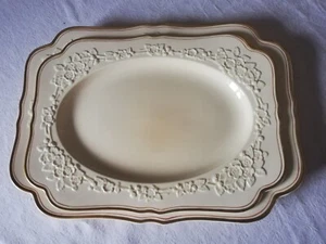 2 x Crown Ducal Gainsborough Platten 40 und 35 cm geprägte Blumen Goldrand - Bild 1 von 9