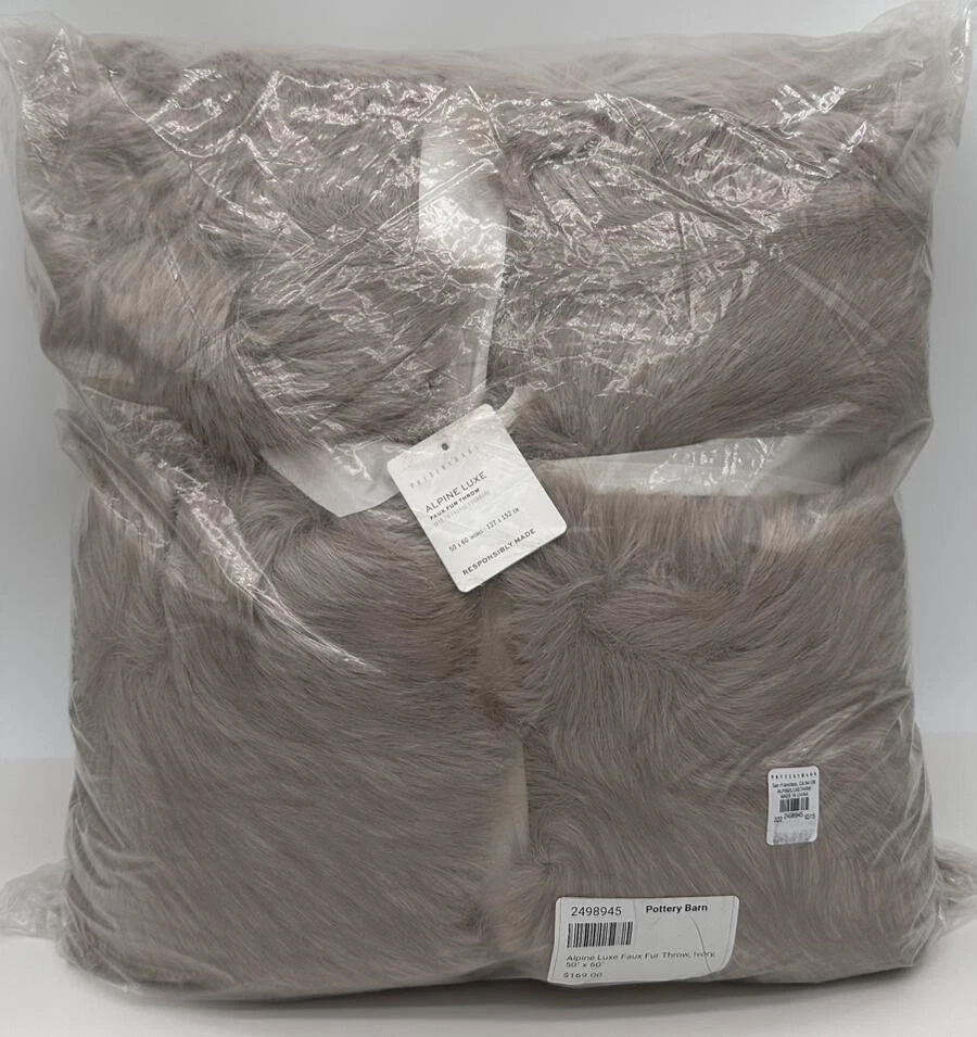 Tiro de piel sintética Pottery Barn Alpine Luxe ~ 50" x 60" Foto 1 de 1