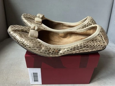 Salvatore Ferragamo My Joy Beige Tostado Dorado Varina Bow Zapatos Planos 7 M Foto 1 de 4