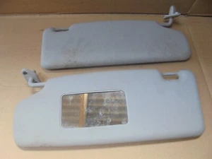 VOLVO V40 2002 PAIR OF SUN VISORS WITH 1 MIRROR - Picture 1 of 2