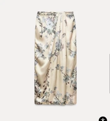 Zara Midi 裙缎面效果打褶花卉象牙色女式 Xs 8581/187 小屋 — 第 1/4 张图片