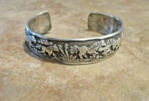 PRACHTVOLL!! Vintage Navajo Sterlingsilber VIER PFERDE Geschichtenerzähler Armband - Bild 1 von 14