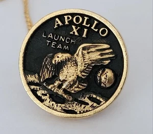 Vintage 1969 APOLLO 11 NASA Launch Team TIE TACK Anstecknadel ADLER Space LUNAR - Bild 1 von 12