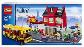 LEGO City 7641 City Corner Pizza Shop Bus Stop Set w Box Retired LEGO