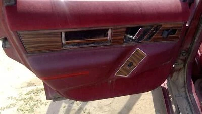 1991 Buick Regal Левая Задняя Отделочная Панель Внутренней Двери Только Оригинальная Задняя Красная - Изображение 1 из 4