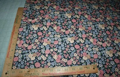 Rosa Polvorienta Rosa Violeta + Estructura Flores e Innuendo Fabri-Edredón 23x44" Tela Foto 1 de 2