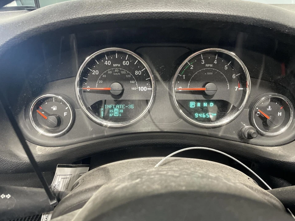 Medidor de velocímetro usado se adapta a: Jeep Wrangler Cluster Rubicon 2016 120 MPH con vehículo Foto 1 de 4