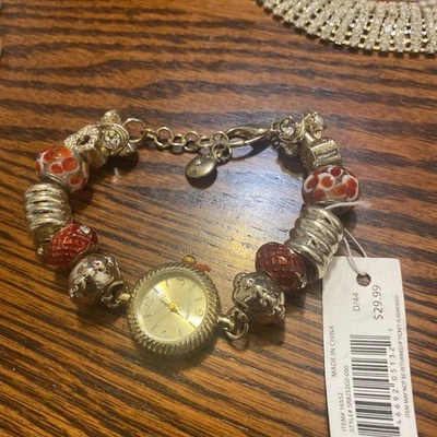 Reloj pulsera Figaro Couture para dama piedras rojas 8 pulgadas - Foto 1 de 4