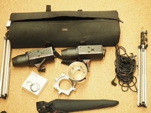 Redwing 2 Head Studio Lighting Kit - Picture 1 of 4