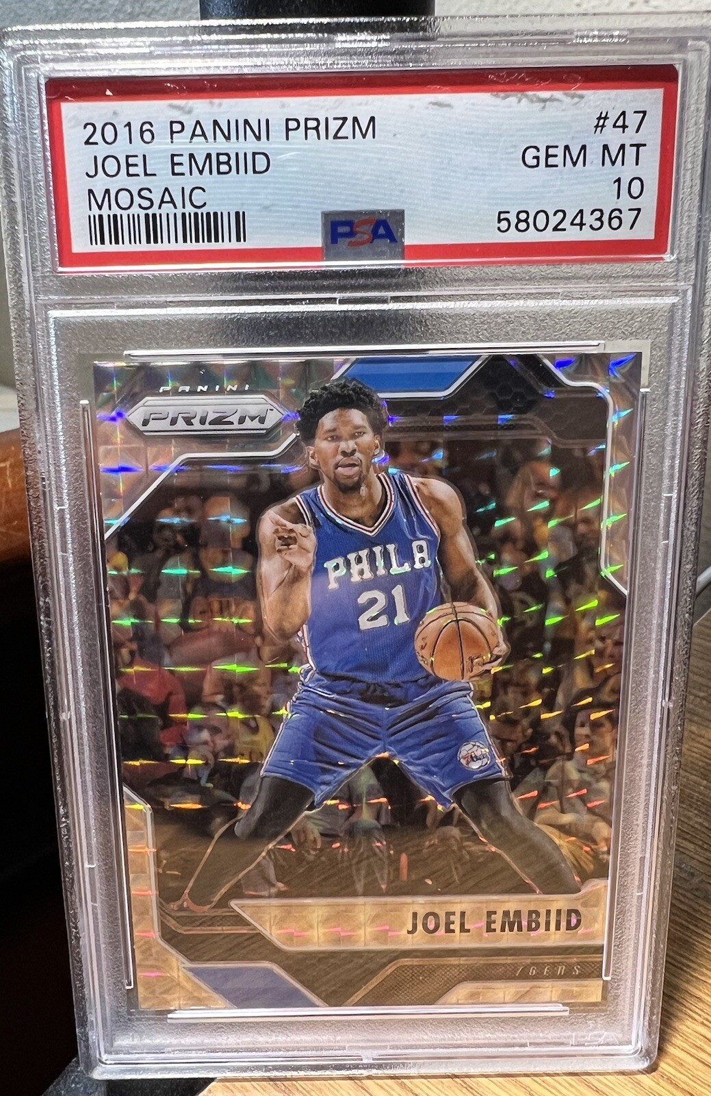 MVP JOEL EMBIID - Prizm 2016 - Mosiac HOLO  - PSA 10 #47