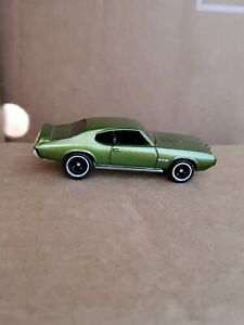 Hot Wheels Phil's Garage 31/39 '69 Pontiac GTO Olive Green with Real Riders