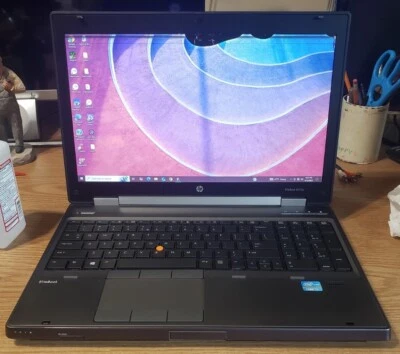 HP Elitebook 8570W. Mala exhibición, pero grandes opciones y cosméticos! Foto 1 de 4