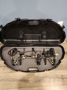 mathews triax compound bow right handed 60-70 lbs 28.5 Draw with case 