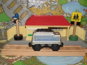 Learning Curve Great Railway Express Wooden Train Track Coal Tender Sounds - Picture 1 of 2