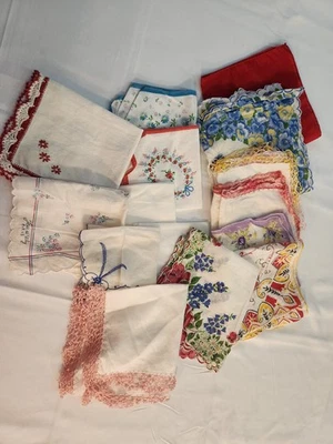Lote Vintage de 15 Lenços Femininos Acabamento Floral e Renda Lote Misto - Imagem 1 de 4