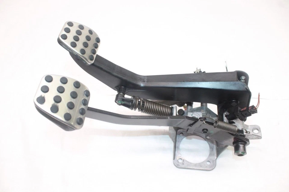 Chrysler Crossfire ZH CONV #407 2007 embrague y pedal de freno manual 6 velocidades Foto 1 de 4