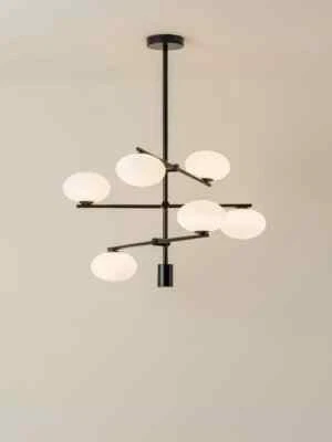 Lámpara colgante de lámpara colgante Kalmar italiana de mediados de siglo cúpula de vidrio de latón Foto 1 de 4